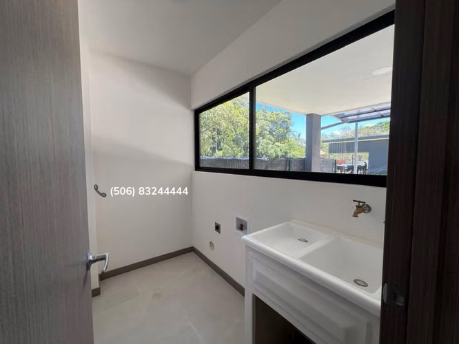 VENTA DE CASA EN CONDOMINIO EN ALAJUELA