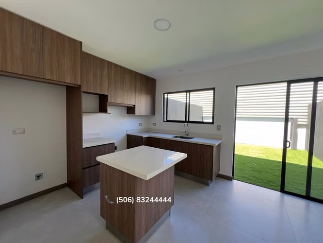 VENTA DE CASA EN CONDOMINIO EN ALAJUELA