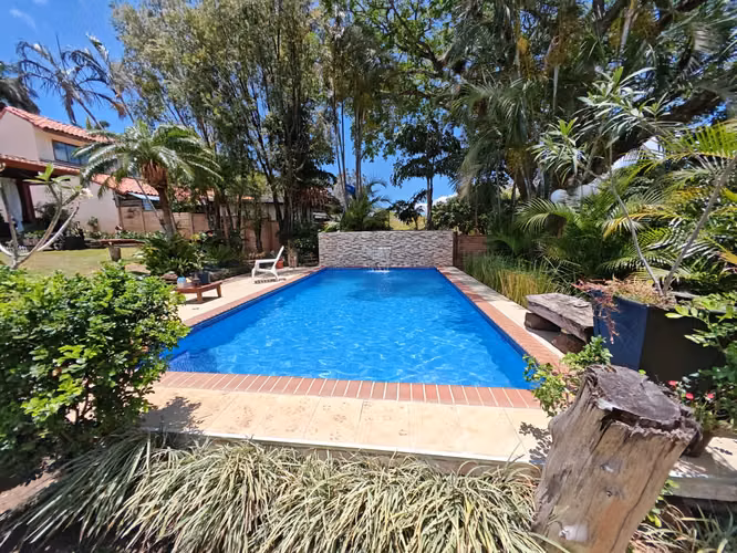 SE VENDE HERMOSA CASAS EN GUACHIPELIN DE ESCAZU