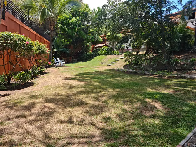 SE VENDE HERMOSA CASAS EN GUACHIPELIN DE ESCAZU