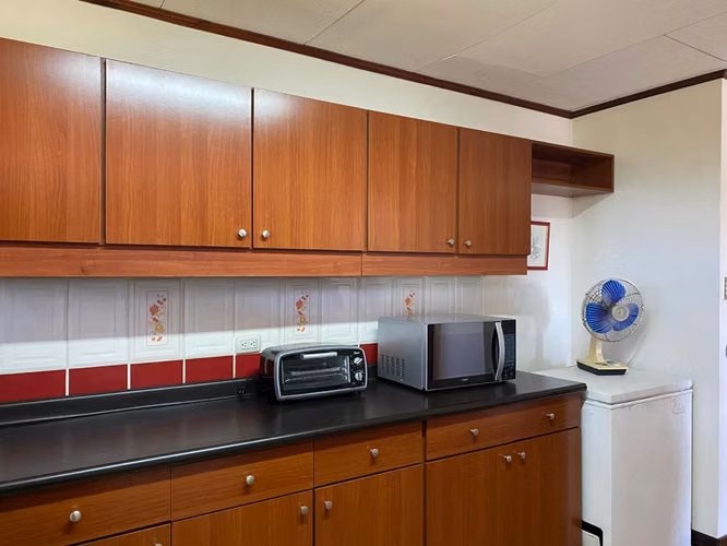Exclusiva Quinta con Piscina y Amplios Jardines | Ideal para Vivir o Invertir - Imagen 10