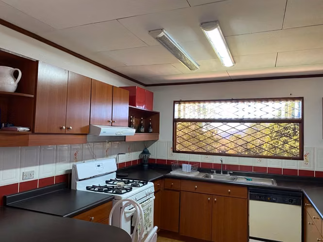Exclusiva Quinta con Piscina y Amplios Jardines | Ideal para Vivir o Invertir - Imagen 7