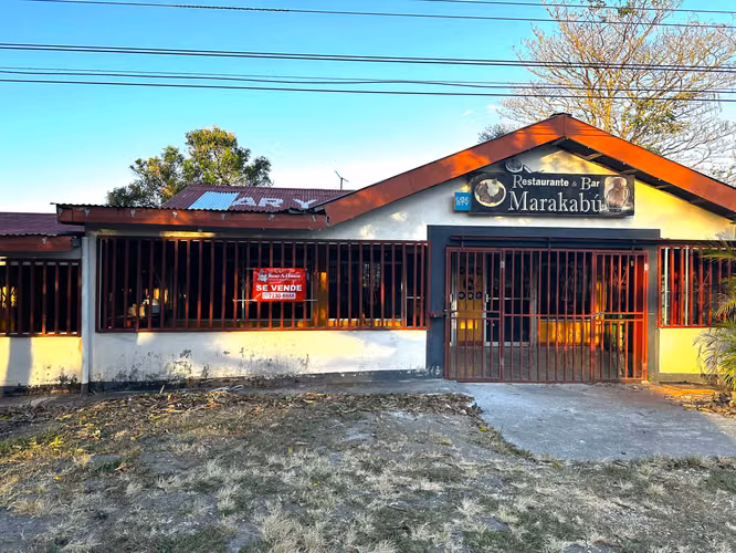 Local comercial en venta en La Cruz, Guanacaste. Ideal para restaurante o bar