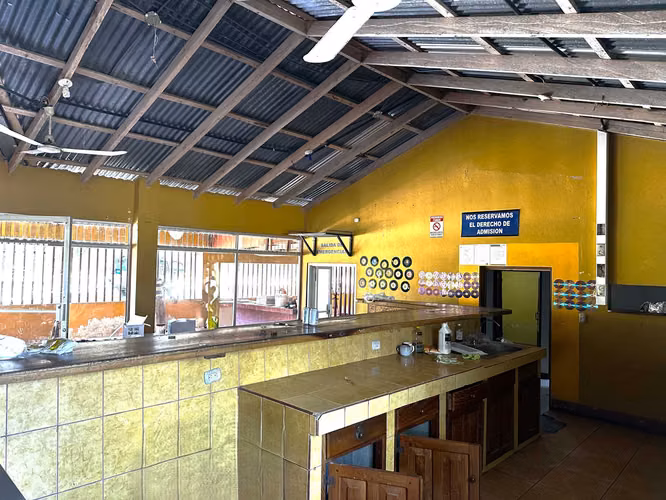 Local comercial en venta en La Cruz, Guanacaste. Ideal para restaurante o bar