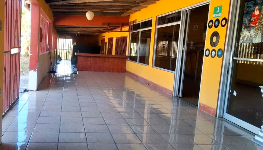 Local comercial en venta en La Cruz, Guanacaste. Ideal para restaurante o bar