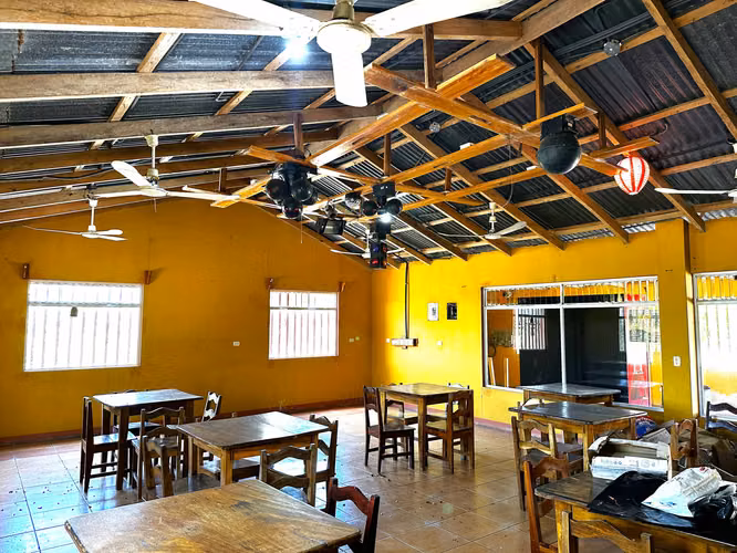 Local comercial en venta en La Cruz, Guanacaste. Ideal para restaurante o bar