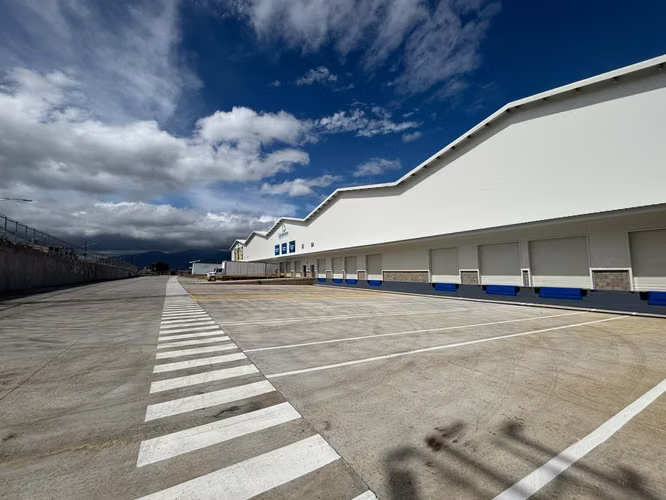 SE ALQUILA BODEGA EN HEREDIA
