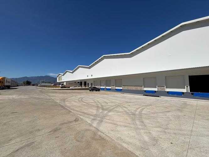 SE ALQUILA BODEGA EN HEREDIA