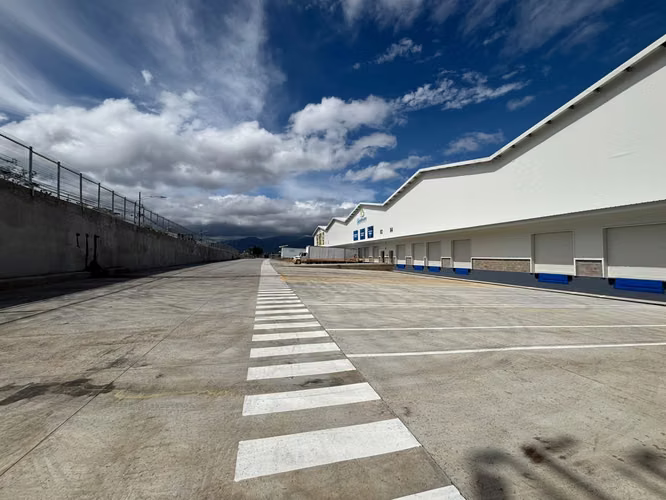 SE ALQUILA BODEGA EN HEREDIA
