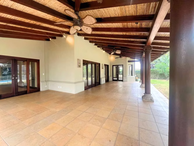 SE ALQUILA CASA DE LUJO EN LINDORA - Imagen 3