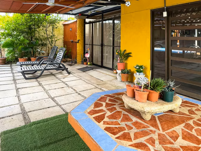 Oportunidad de inversión – Lote 863 m² con piscina. (MV)