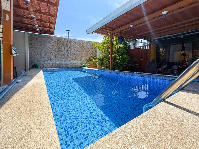 Oportunidad de inversión – Lote 863 m² con piscina. (MV)