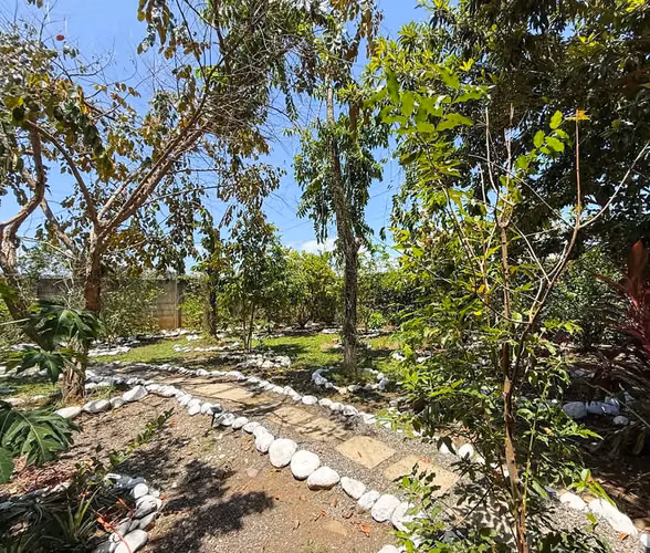 Oportunidad de inversión – Lote 863 m² con piscina. (MV)