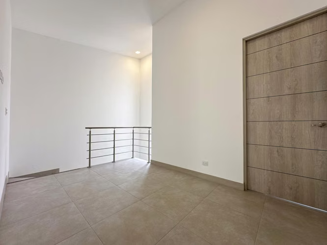 Alquiler de casa moderna en condominio ubicado en Escazú. - Imagen 9