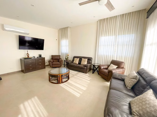 ALQUILER / VENTA DE MODERNA CASA EN CONDOMINIO LINDORA - Imagen 3