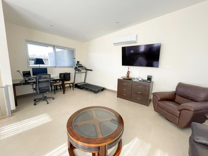 ALQUILER / VENTA DE MODERNA CASA EN CONDOMINIO LINDORA - Imagen 4