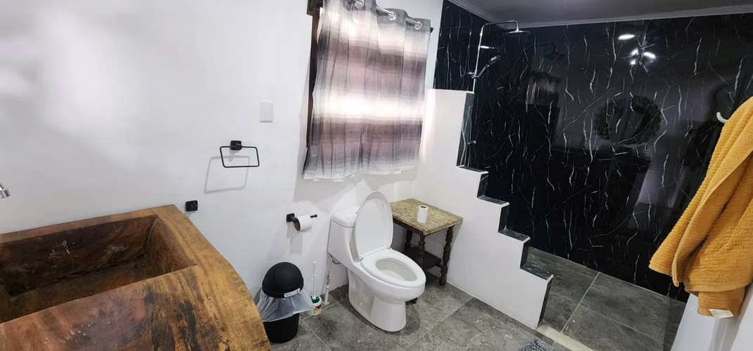 Casa en venta en Naranjo con dos apartamentos, vistas espectaculares