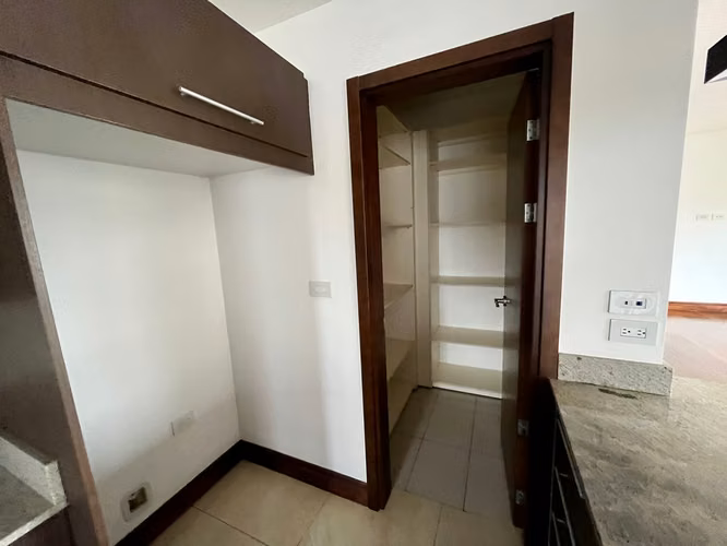 VENTA DE AMPLIO APARTAMENTO - 3 HABITACIONES - LOMAS DE AYARCO SUR - CURRIDABAT - Imagen 8