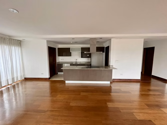 SPACIOUS APARTMENT FOR SALE - 3 BEDROOM - LOMAS DE AYARCO SUR - CURRIDABAT