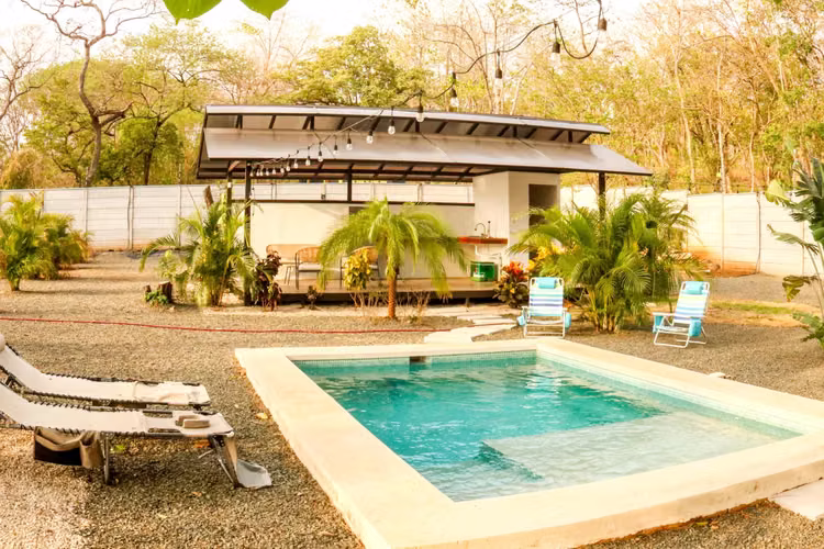 Oportunidad Única: Casa con Piscina a 5Min de Playa Negra - Imagen 8