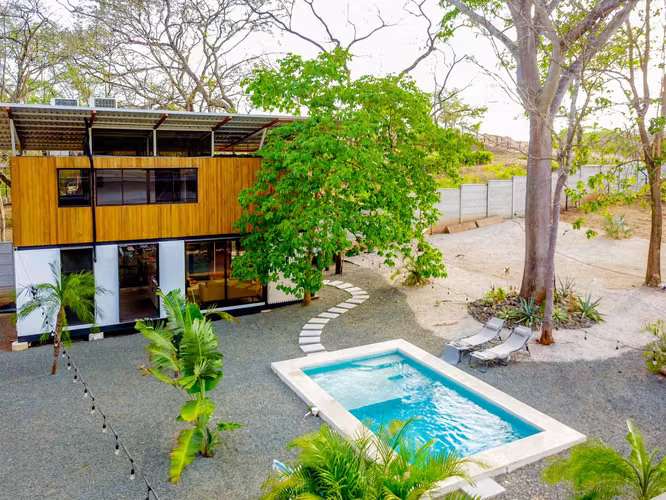 Oportunidad Única: Casa con Piscina a 5Min de Playa Negra - Imagen 18