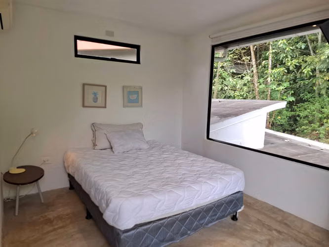 ¡Tu oportunidad en Herradura! Casa para renovar con concepto abierto