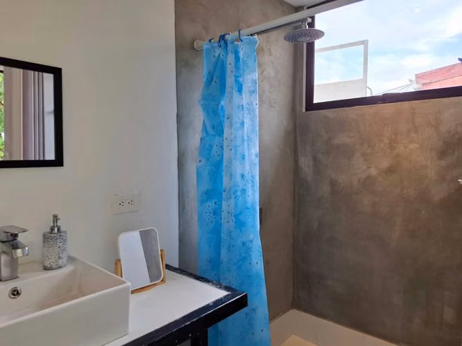 ¡Tu oportunidad en Herradura! Casa para renovar con concepto abierto