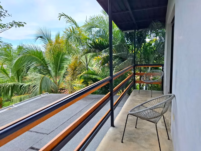 ¡Tu oportunidad en Herradura! Casa para renovar con concepto abierto