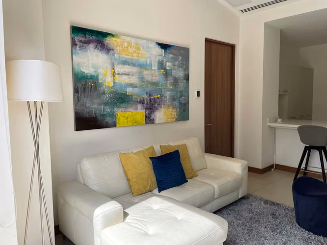ALQUILER DE APARTAMENTO AMOBLADO – DISTRITO CUATRO*