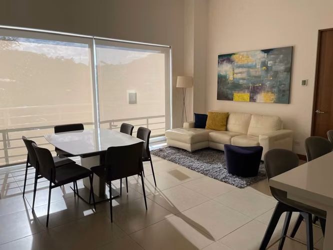 ALQUILER DE APARTAMENTO AMOBLADO – DISTRITO CUATRO*
