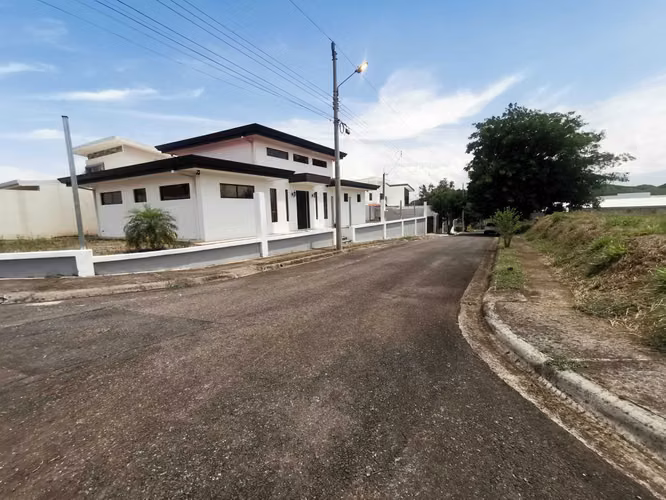 Lote en Residencial Casa de Campo/ Guacima/Alajuela - Imagen 4