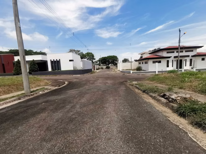 Lote en Residencial Casa de Campo/ Guacima/Alajuela - Imagen 6