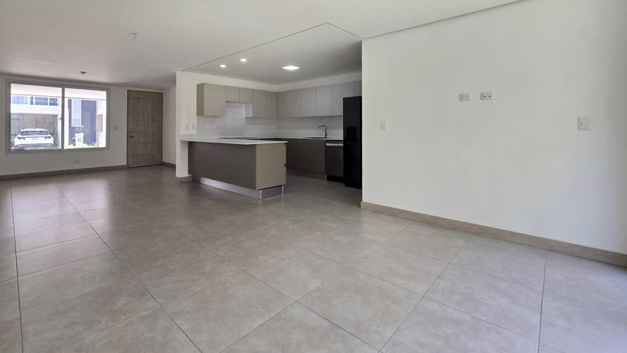 ALQUILER DE CASA MODERNA EN ESCAZÚ* - Imagen 3