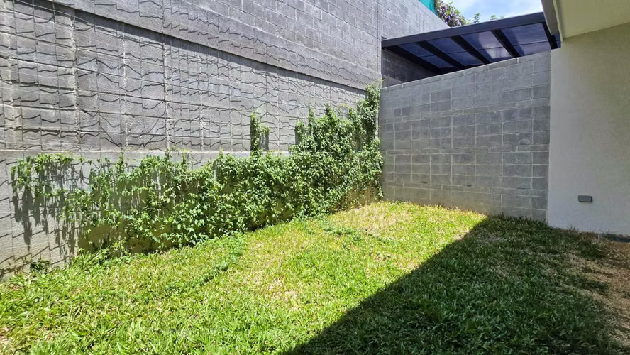 ALQUILER DE CASA MODERNA EN ESCAZÚ* - Imagen 11
