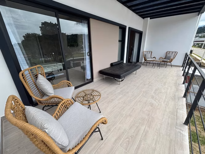 Venta de casa nueva y moderna en condominio en Tres Ríos, 5740