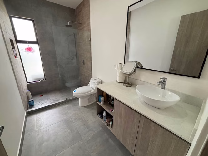 Venta de casa nueva y moderna en condominio en Tres Ríos, 5740