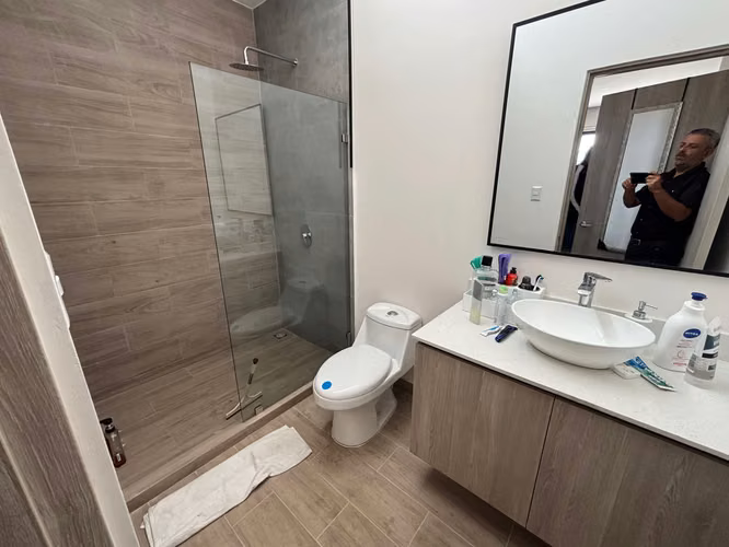 Venta de casa nueva y moderna en condominio en Tres Ríos, 5740