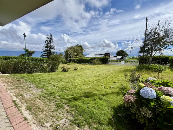SE VENDE ESPECTACULAR CASA ESTILO FENG SHUI - OREAMUNO - CARTAGO