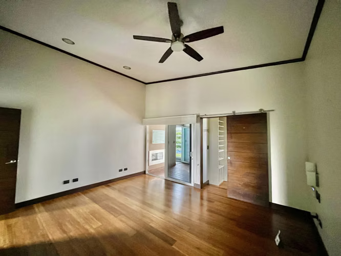 SE VENDE ESPECTACULAR CASA ESTILO FENG SHUI - OREAMUNO - CARTAGO