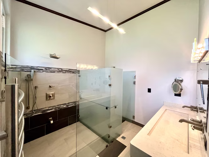 SE VENDE ESPECTACULAR CASA ESTILO FENG SHUI - OREAMUNO - CARTAGO
