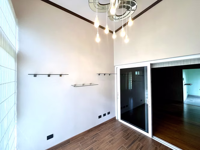 SE VENDE ESPECTACULAR CASA ESTILO FENG SHUI - OREAMUNO - CARTAGO