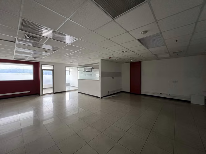 SE ALQUILAN OFICINAS EN EDIFICIO CON UBICACIÓN ESTRATÉGICA (ZAPOTE, SAN JOSÉ)