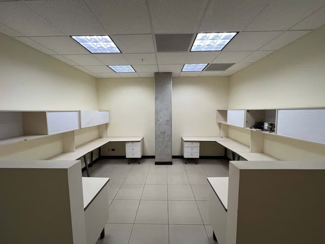 SE ALQUILA OFICINA EN EDIFICIO CON UBICACIÓN ESTRATÉGICA (ZAPOTE, SAN JOSÉ)
