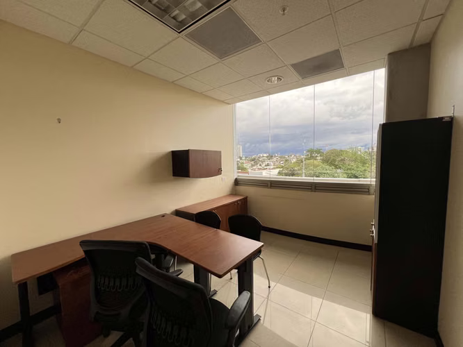 SE ALQUILA OFICINA EN EDIFICIO CON UBICACIÓN ESTRATÉGICA (ZAPOTE, SAN JOSÉ)