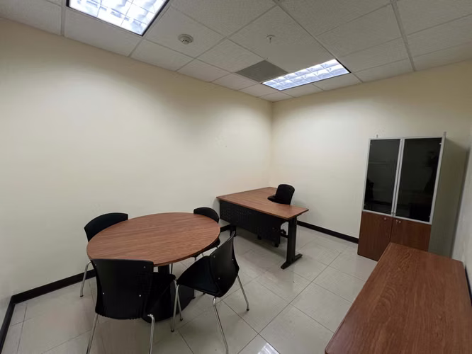 SE ALQUILA OFICINA EN EDIFICIO CON UBICACIÓN ESTRATÉGICA (ZAPOTE, SAN JOSÉ)