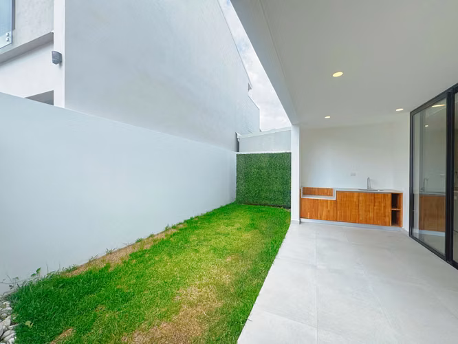 ALQUILER DE CASA ESQUINERA EN CONDOMINIO EN SANTA ANA Código. 9068016 - Imagen 17