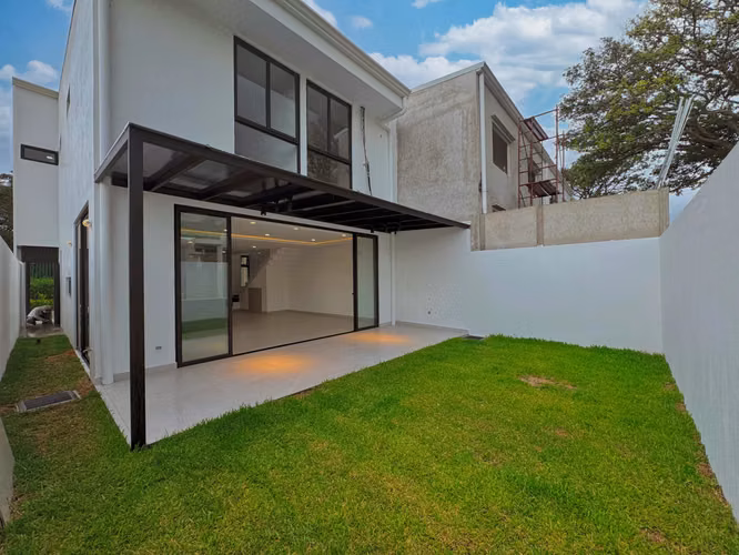 ALQUILER DE CASA NUEVA EN CONDOMINIO EN SANTA ANA - Imagen 18