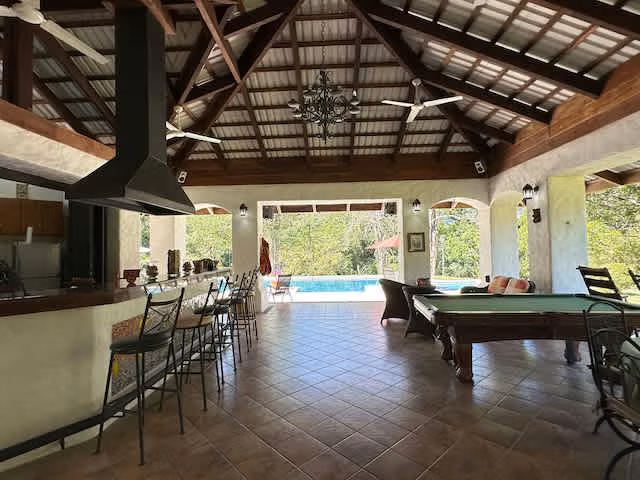 Venta Finca con casaclub y piscina, Orotina para proyecto inmobiliario