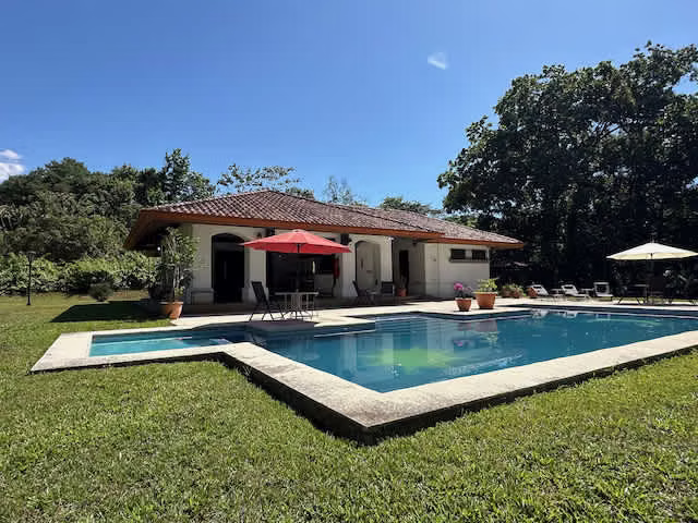 Venta Finca con casaclub y piscina, Orotina para proyecto inmobiliario