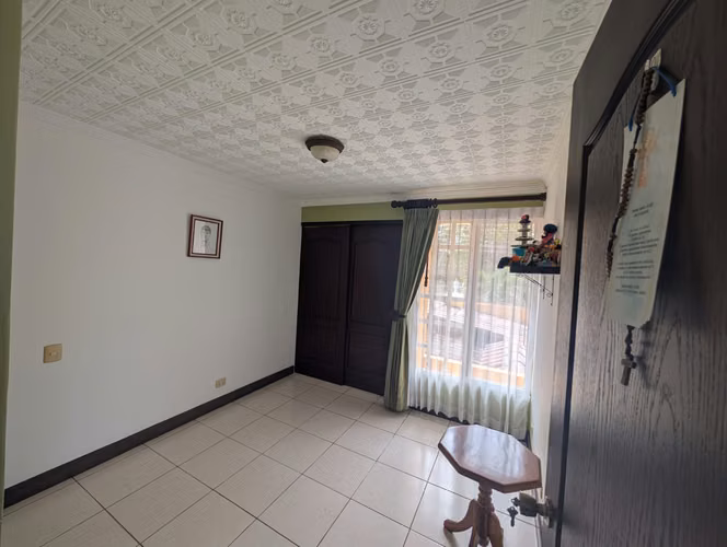 Se vende casa en de un piso en Condominio en Moravia - Imagen 7